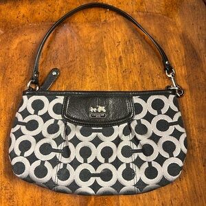 Coach small bag. Excellent condition! Looks brand new.
